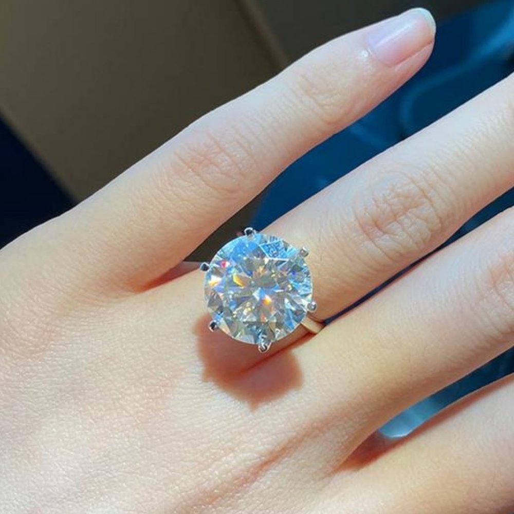 Classic Silver Solitaire Round-Cut Clear Crystal Ring - Women